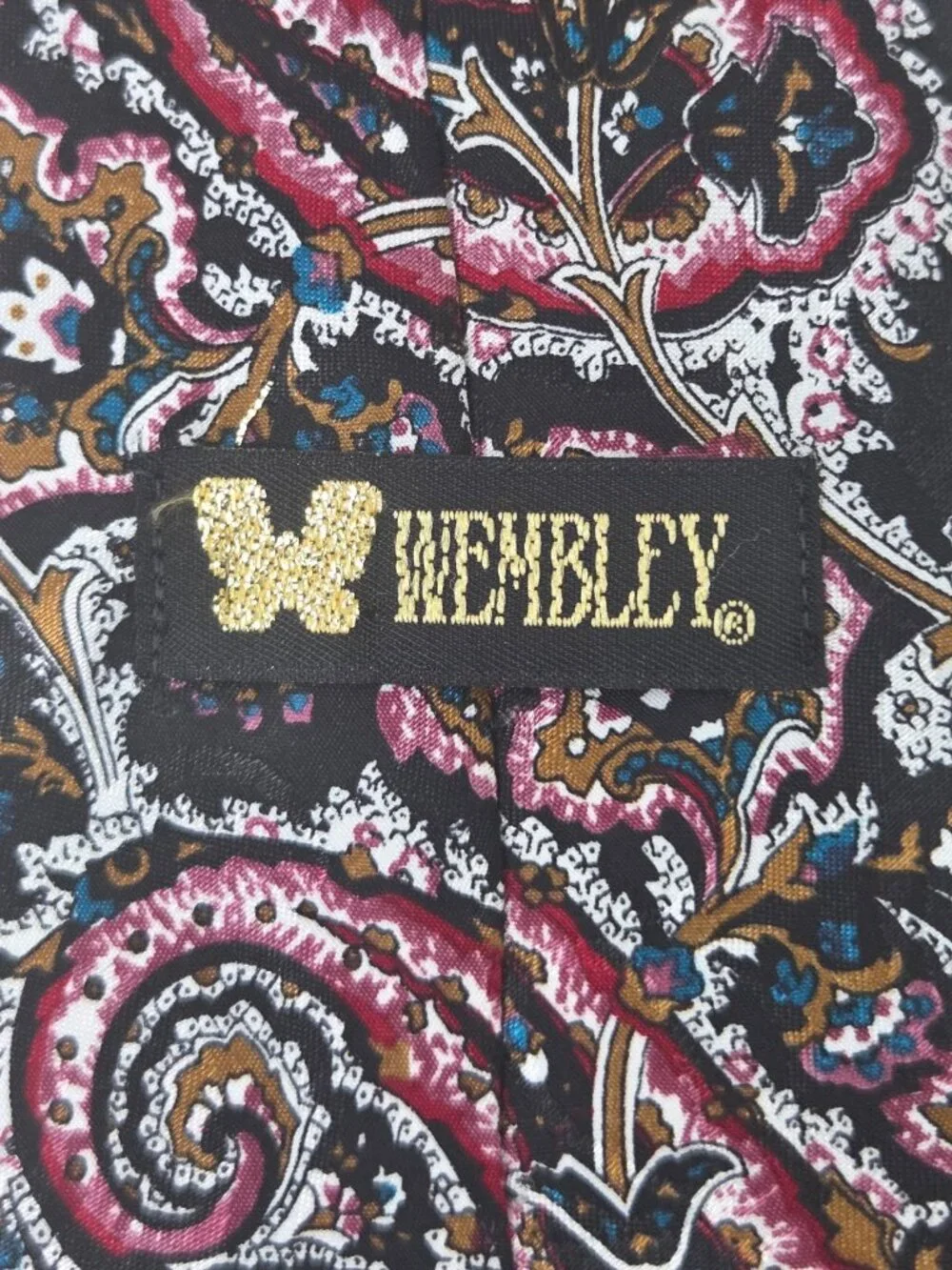 Wembley necktie measuring